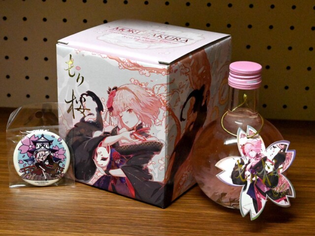 弘前で「森カリオペ」のリキュール販売延長　弘前城の缶バッジを同梱