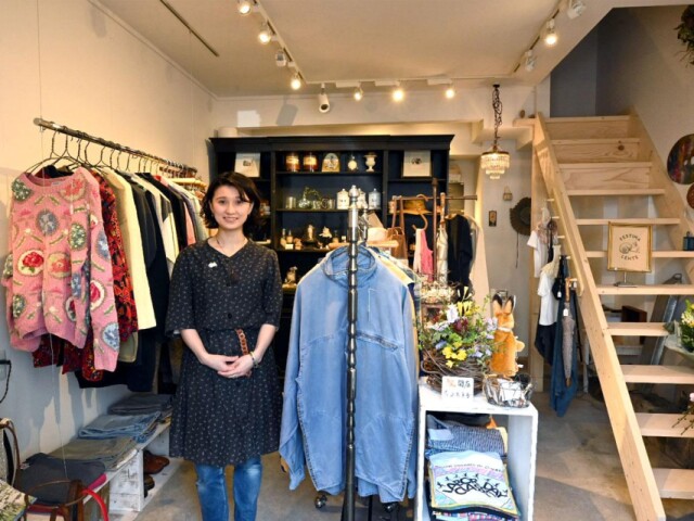 弘前にアンティークショップ「フェスティーナレンテ」　移住夫婦が2店舗目