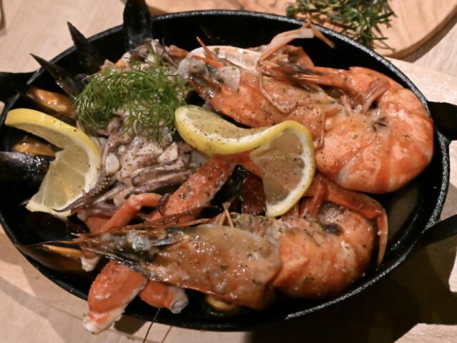 六番町に「フルールドヴィーニュ」　南仏料理とフランスワイン提供