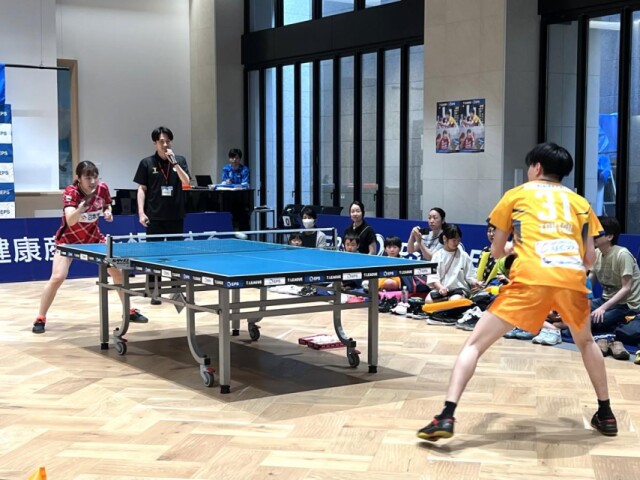 「筑土テラス」で地域交流イベント　プロ卓球選手と子どもたちが交流