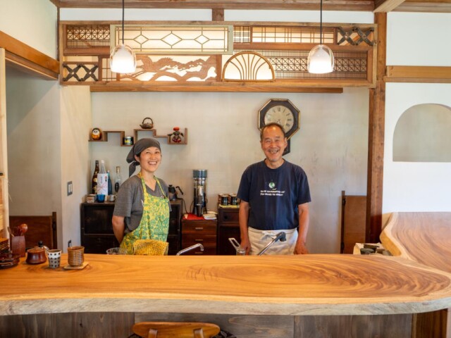 辰野町に「飯・茶・菓まるに」　里山の景色を見ながら人とつながれる空間に