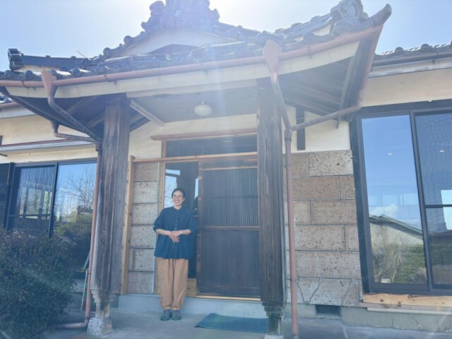 伊那にヘアサロン「やまるぼの」　地元産木材を使い実家を店舗へ改修