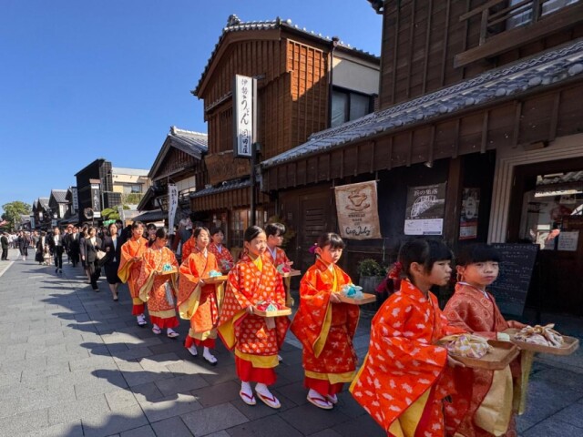 伊勢・おかげ横丁、全国の産品を神宮へ奉納　巨大伊勢エビのみそ汁振る舞いも