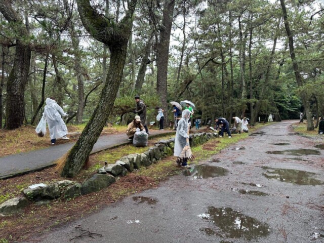 沼津御用邸記念公園で「クリーン大作戦」　140人参加