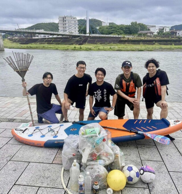 沼津・狩野川で清掃作業　SUPやカヌー使い