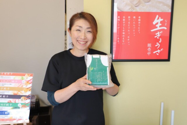 越谷の「北越ぎょうざ」でスナップエンドウ使う季節商品　地元農家応援に