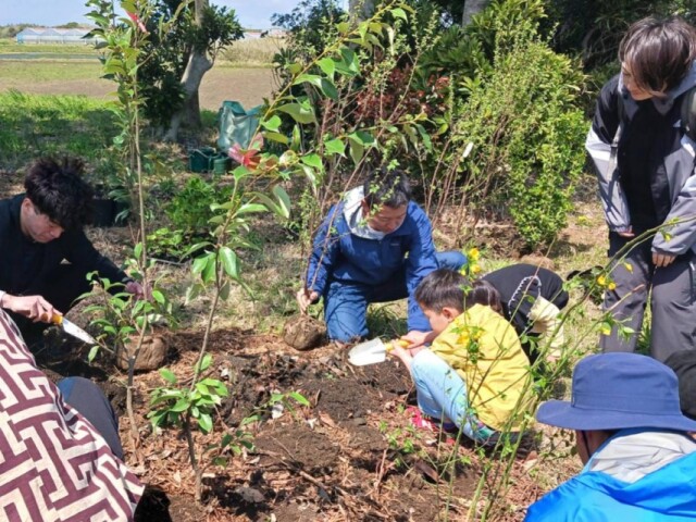 旭のピーナツブランド「Bocchi」で工場直売会「ツキ市」　10周年植樹祭も