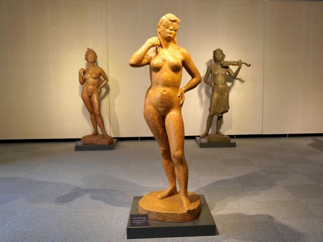 松本市出身の彫刻家・洞澤今朝夫展　生き生きとした存在感放つ女性像14点