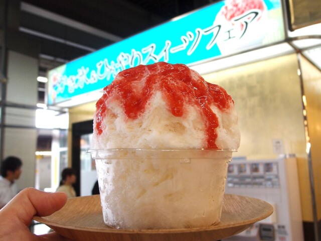 JR名古屋駅1番線にリレー方式で「かき氷＆スイーツ」　第1弾は「赤鰐」