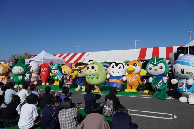 イオンタウン水戸南で「いばキャラ祭り」　茨城県内のキャラクター26体が集合　