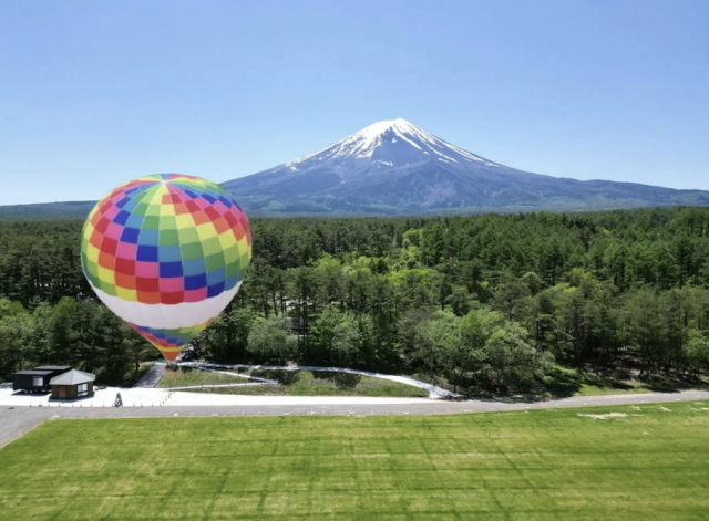 富士すばるランドで「熱気球の搭乗体験」　富士山の麓を空中散歩