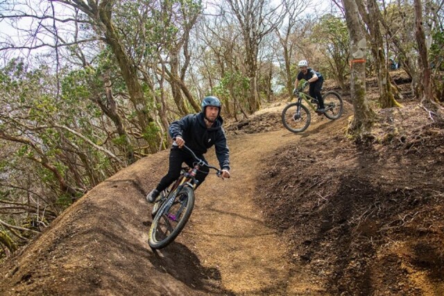 富士山2合目の遊園地「ぐりんぱ」にマウンテンバイクアクティビティー