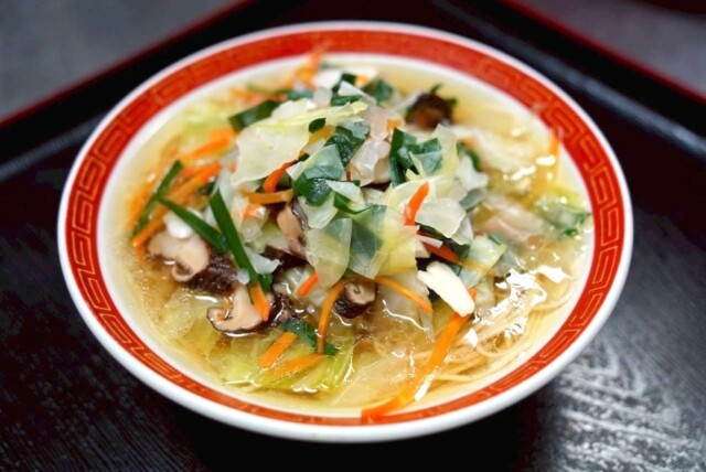 富士吉田市「高菜先生食堂」で「やまなし源水ラーメン」販売
