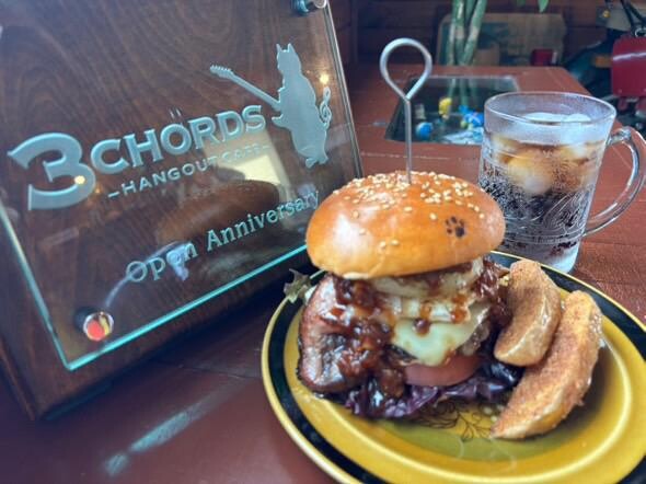 鞍手・木月にハンバーガー店　アメリカンビーフ100％パテ使う