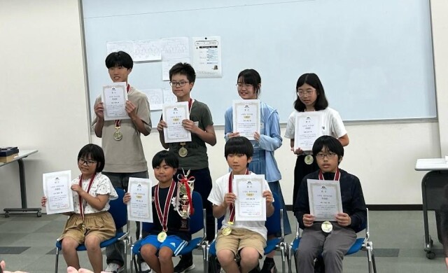 宗像で小中学生将棋大会　96人が参加、男女4人が全国大会へ