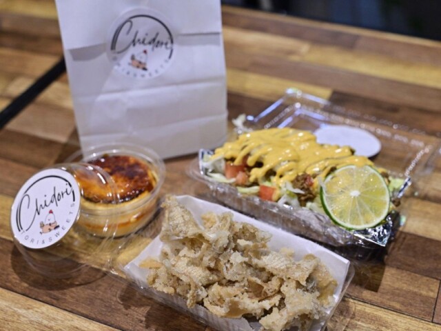 長崎・銅座町に「トリ＆スイーツ千鳥」　鶏皮煎餅とスイーツ販売