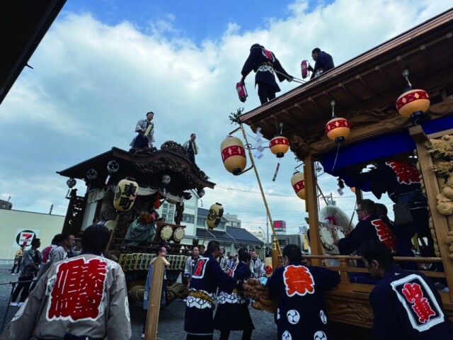 羽村で「春季例大祭東町山車曳き合わせ」　山車の競り合い・はやしの競演