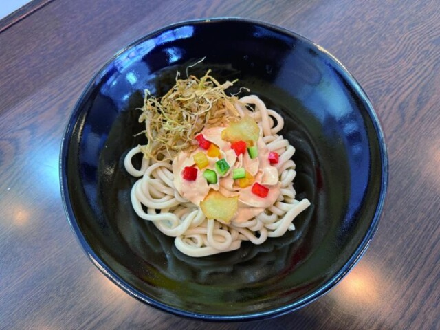 青梅のレストラン「ふじ嘉」、新メニュー「冷やしふわ出汁うどん」提供開始