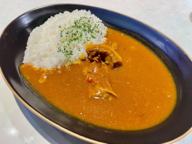六本木に「みんなのカレー」　スパイス30種をかけ合わせ