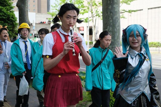 札幌駅周辺を北大生が仮装で練り歩く　北大祭プレ企画として