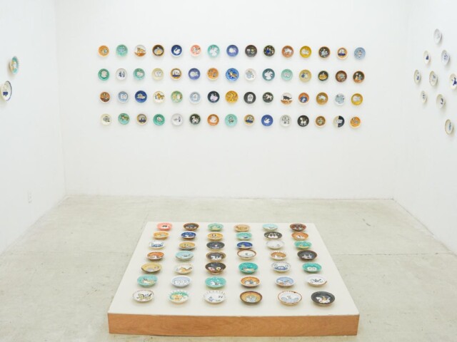仙台・東西線沿線の2会場で大柳暁さん個展　絵皿中心に270点超展示