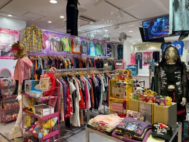 渋谷109に「Y2K」古着限定店　平成ギャルやゴス系など2000点以上