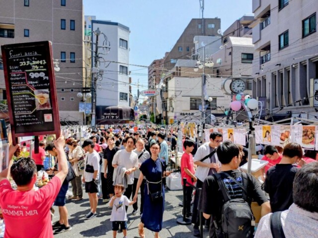 白金商店街でグルメ祭り「マンマ・ミーア」　過去最多25ブースが出店
