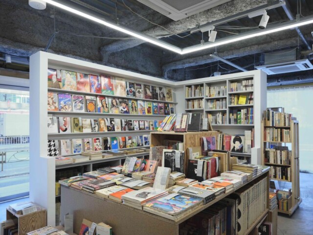 虎ノ門に書店・ギャラリー「タイガーマウンテン」　装丁家ごとに書棚を構成
