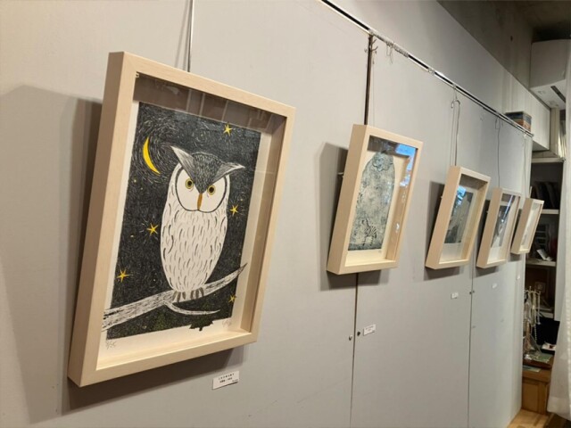 藤沢駅前で版画家・よしざわ ようこさんの個展　会期延長