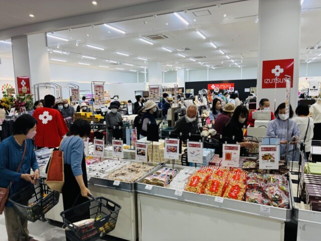 周南「井筒屋」が徳山デッキに移転　フルーツショップ併設