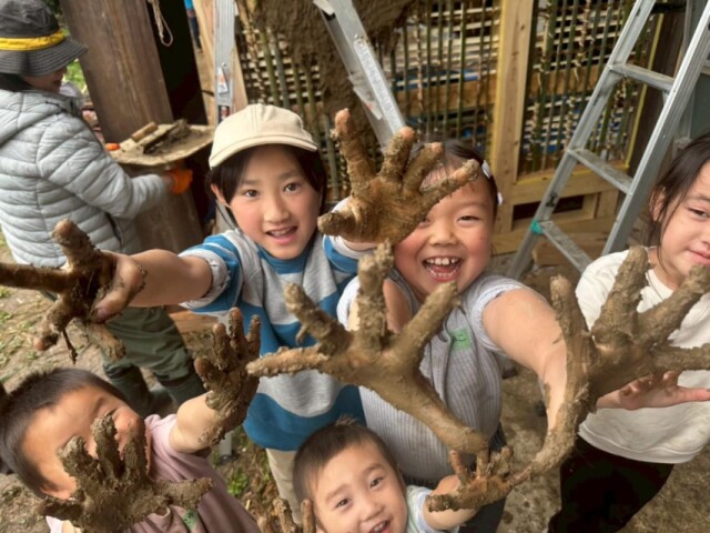 長南町で「古民家暮らし」つなぐ土壁作り体験　元地域おこし協力隊員が企画