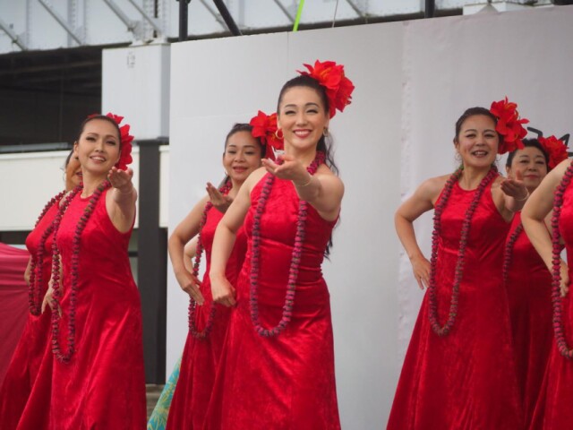 隅田公園でハワイアンフェス　フラダンスと多国籍フードに笑顔広がる