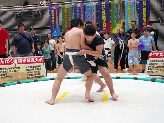 新宿コズミックセンターで「わんぱく相撲」　区内の小学生200人超が参加