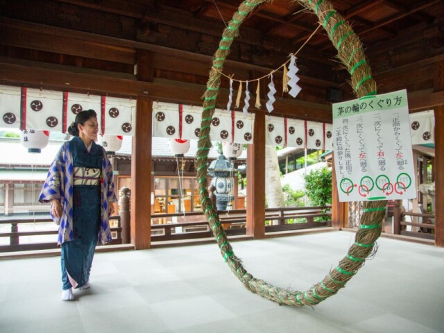 高松・石清尾八幡宮が「茅の輪」設置　夏越の祓で無病息災願う