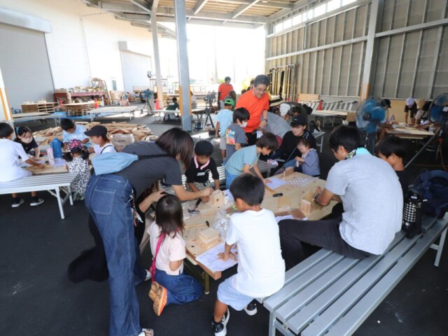 高松・郷東町でクラフトイベント　建築材使った工作教室も