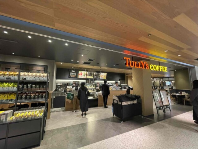 天神・ワンビルに「タリーズコーヒー」　西鉄電車・バスの廃材を店内装飾に