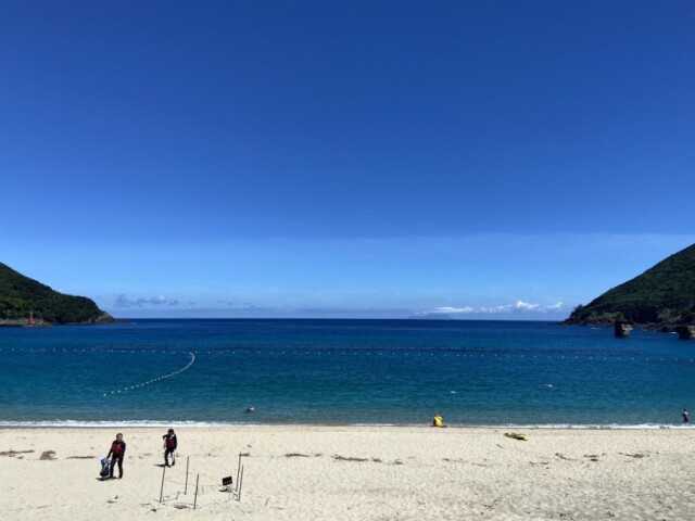 屋久島町指定の海水浴場で海開き　ライフセーバーが海の安全を見守る