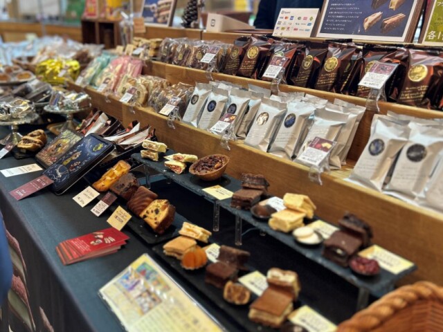 横手で「おやつフェス・春」　14都道府県の菓子店など64店出店