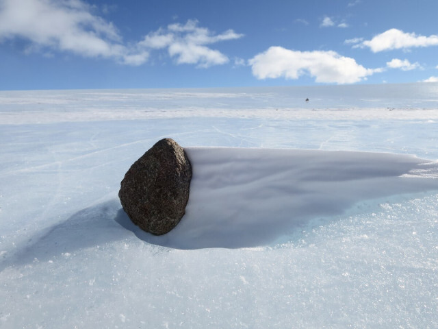 太陽系の歴史を語る南極の隕石、温暖化で25万個が消失する恐れ