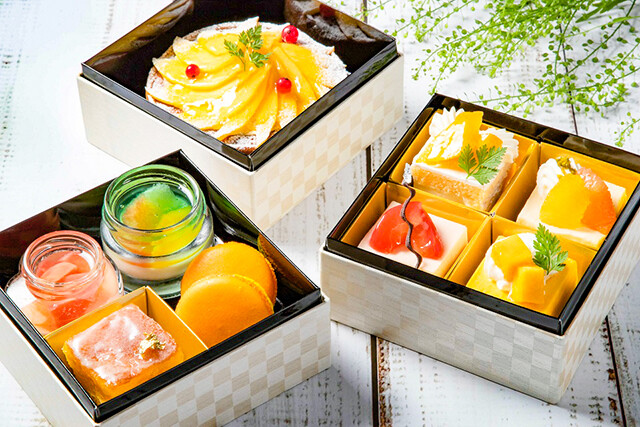 宮古島の甘いマンゴーをぜいたくに使った重箱スイーツが発売