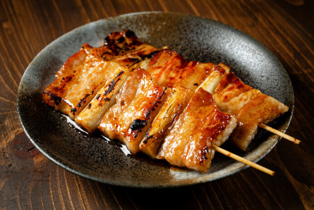 9月4日は「串の日」。豚肉の串焼きを“やきとり”とよぶ？