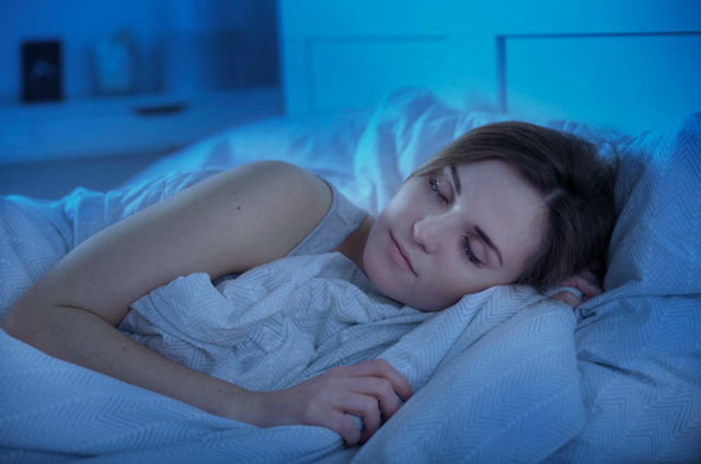 残暑＆エアコン冷え…温度差疲れを解消して快眠する方法
