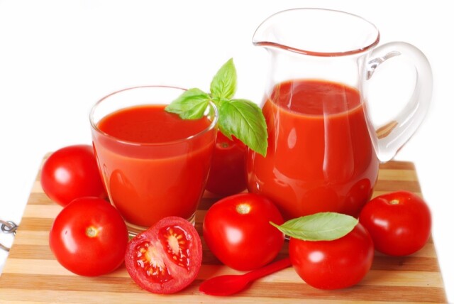 ●●で痩せ効果UP！？痩せるトマトジュースの飲み方
