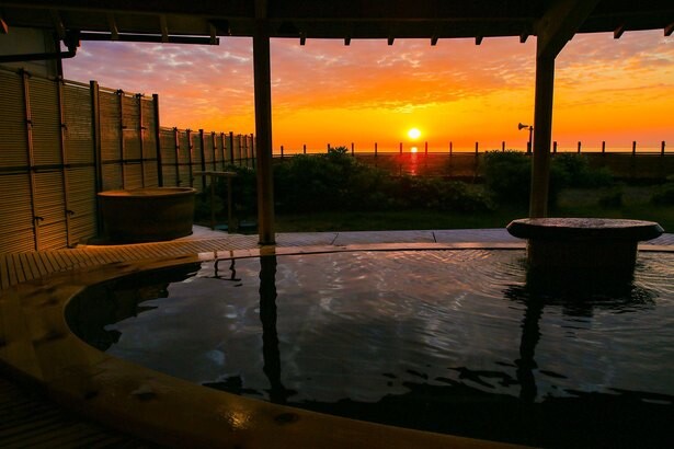 日本海に沈む夕日が美しすぎる…！絶景温泉旅館「大江戸温泉物語 汐美荘」 がリニューアルオープン