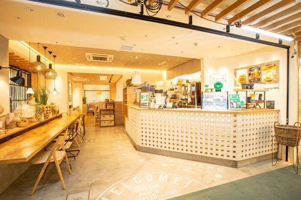 “モスのカフェがおしゃれ”と話題、新業態の1号店 「カフェ 山と海と太陽」オープン
