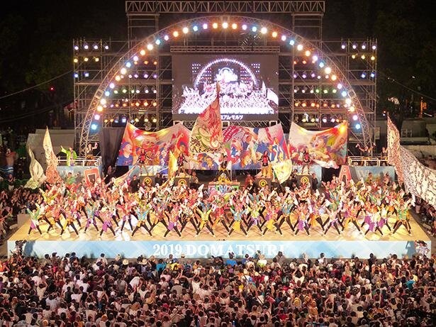 日本最大級の踊りの祭典「にっぽんど真ん中祭り」。22回目となる今年はオンラインで開催！