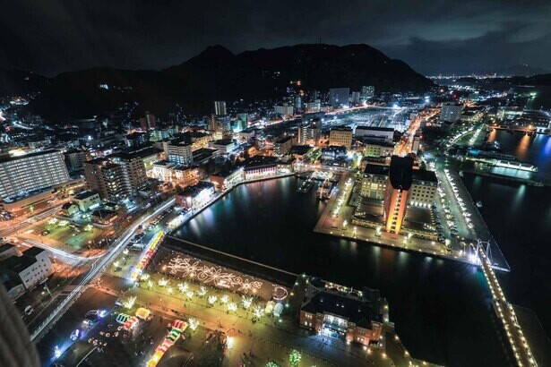 暖かい光が灯る、北九州市の門司港レトロ親水広場エリアを中心に「関門海峡キャンドルナイト2020」開催