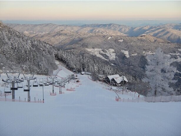ウィンタースポーツを満喫、徳島県三好市の「井川スキー場 腕山」がオープン中