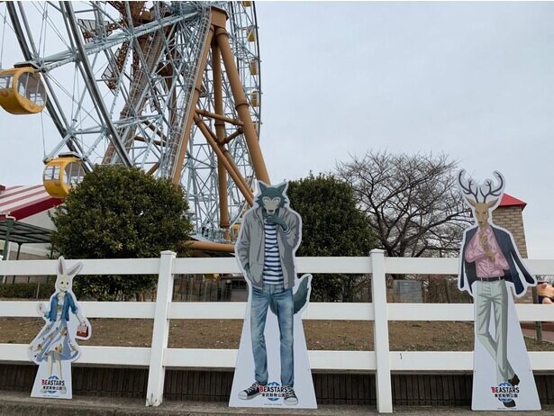 TVアニメ「BEASTARS」コラボイベントが埼玉県南埼玉郡の東武動物公園で開催中、描き下ろしイラストも展示