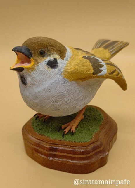半身まひの父手作りの鳥の彫刻に「感動しました」とTwitterで反響　「動きのある鳥の姿を表現できれば」